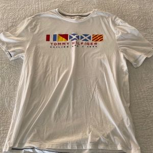 Tommy Hilfiger T-shirt. Mens Large